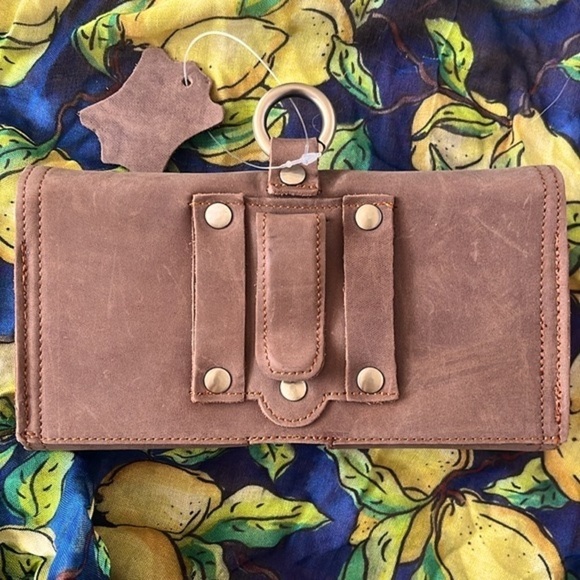 Brand New Genuine Leather Phone Holder Belt Pouch Magnetic Snap Close Case Brown - Picture 2 of 10